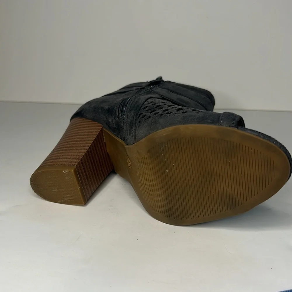 JUSTFAB Edita Faux Suede Gladiator Bootie Cutouts Double Buckle Block Heel 6.5 - Picture 7 of 7